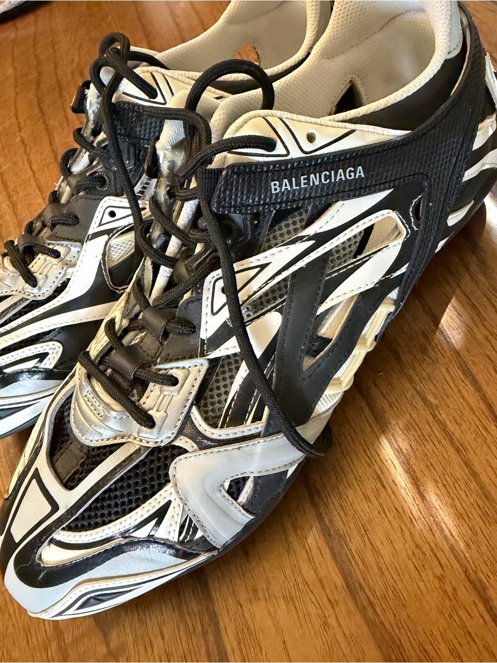 Balenciaga Drive Shoe Men’s Black and White Runner Sneakers US 13